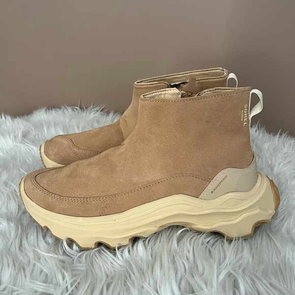 {Sorel} Kinetic Breakthru Acadia Boot Waterproof in Tawny Buff / Ceramic - 8.5